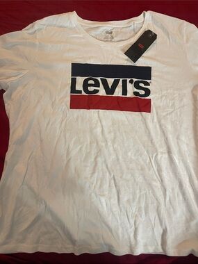Levi's White Short-Sleeve Tee with Navy & Red Logo